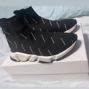 BALENCIAGA KNIT SNEAKER SZ 11